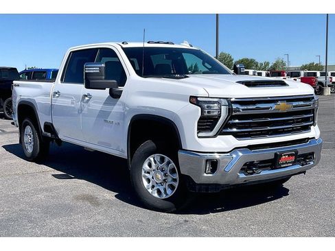 Used 2025 Chevrolet Silverado 3500 LTZ AWD/4WD image 2