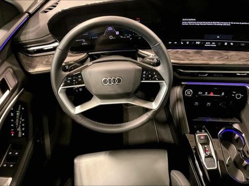 Certified 2025 Audi Q5 Premium Plus w/ Premium Plus AWD/4WD image 5