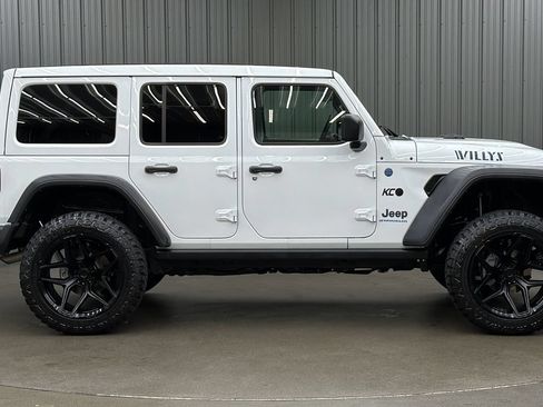 Used 2024 Jeep Wrangler Unlimited AWD/4WD image 6