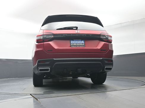 Certified 2023 Honda Pilot Sport image 31