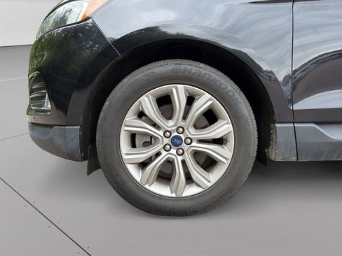 Used 2022 Ford Edge Titanium AWD/4WD image 11