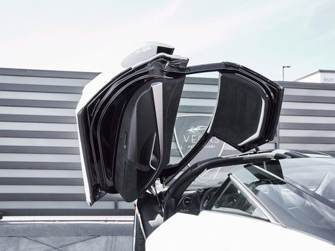 Used 2024 McLaren 750S image 30