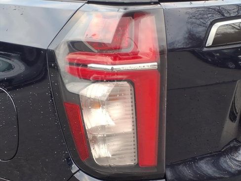 Used 2021 Chevrolet Tahoe Z71 w/ Z71 Signature Package image 9