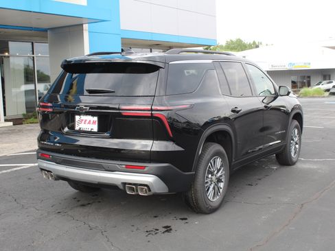 New 2026 Chevrolet Traverse LT w/ Driver Confidence Package AWD/4WD image 4