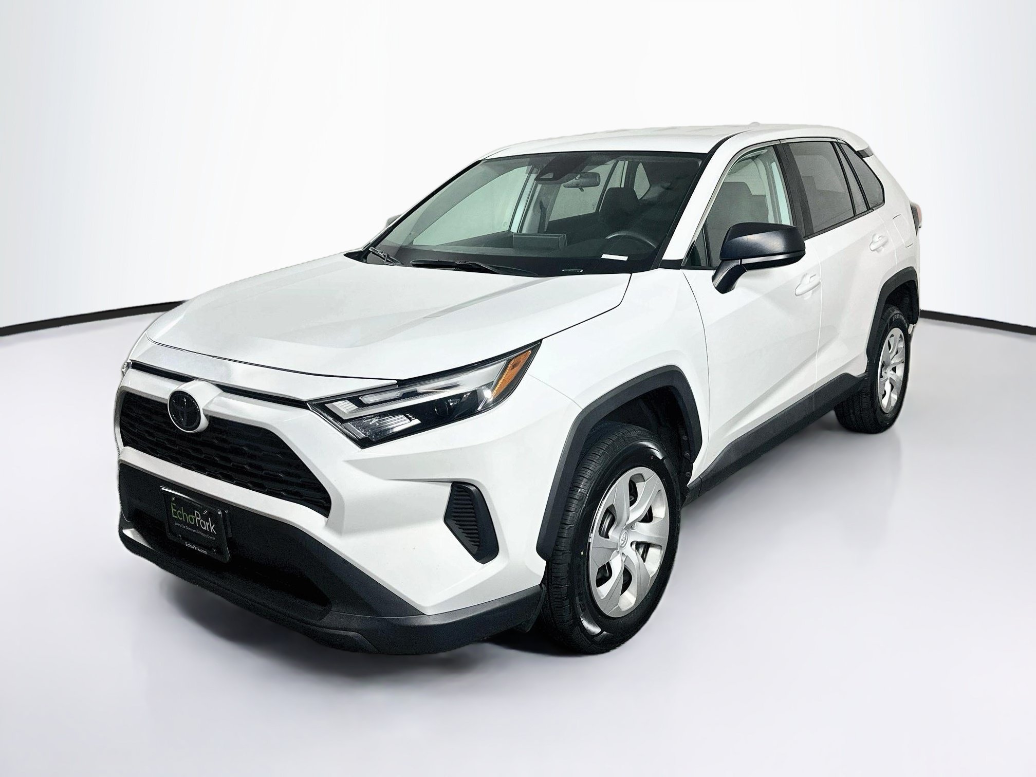 Used 2024 Toyota RAV4 LE AWD/4WD image 3