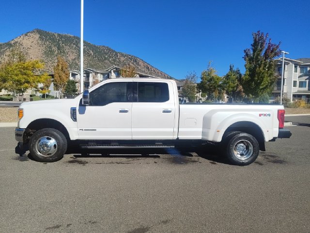 Used 2017 Ford F350 Lariat w/ Lariat Ultimate Package AWD/4WD image 3