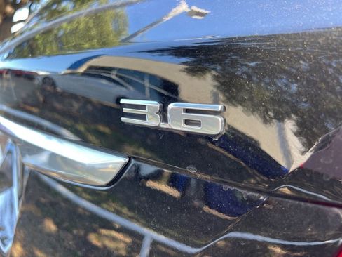 Used 2018 Cadillac XT5 FWD image 15