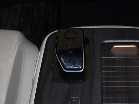 Used 2023 Nissan Ariya FWD image 25