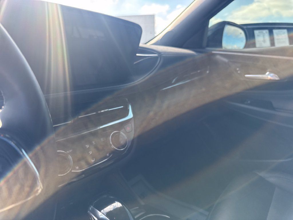 Used 2025 Buick Envista Sport Touring w/ Convenience I Package FWD image 17
