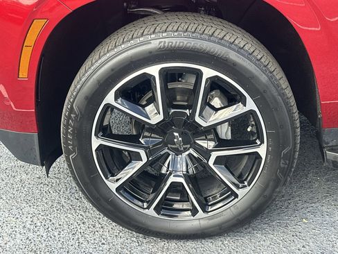 Used 2025 Chevrolet Suburban RST w/ Comfort Package image 13