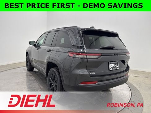 New 2026 Jeep Grand Cherokee Laredo image 5