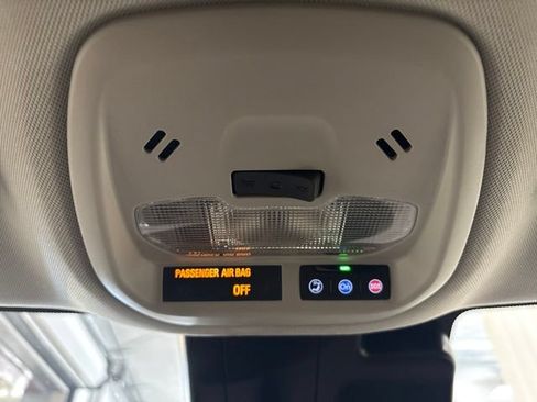 Used 2025 Chevrolet Trax LT FWD image 22