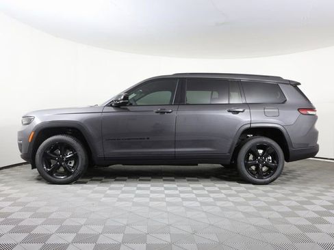 Used 2025 Jeep Grand Cherokee L Limited w/ Black Appearance Package image 6