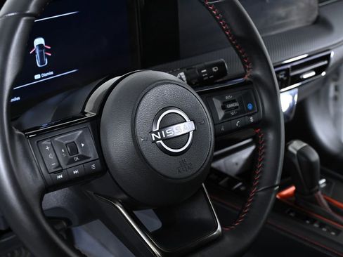 Certified 2025 Nissan Kicks SR image 16