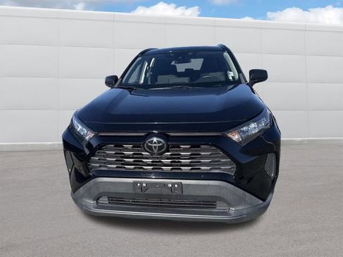 Used 2021 Toyota RAV4 LE image 12