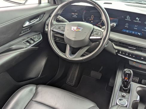 Used 2024 Cadillac XT4 Premium Luxury image 16