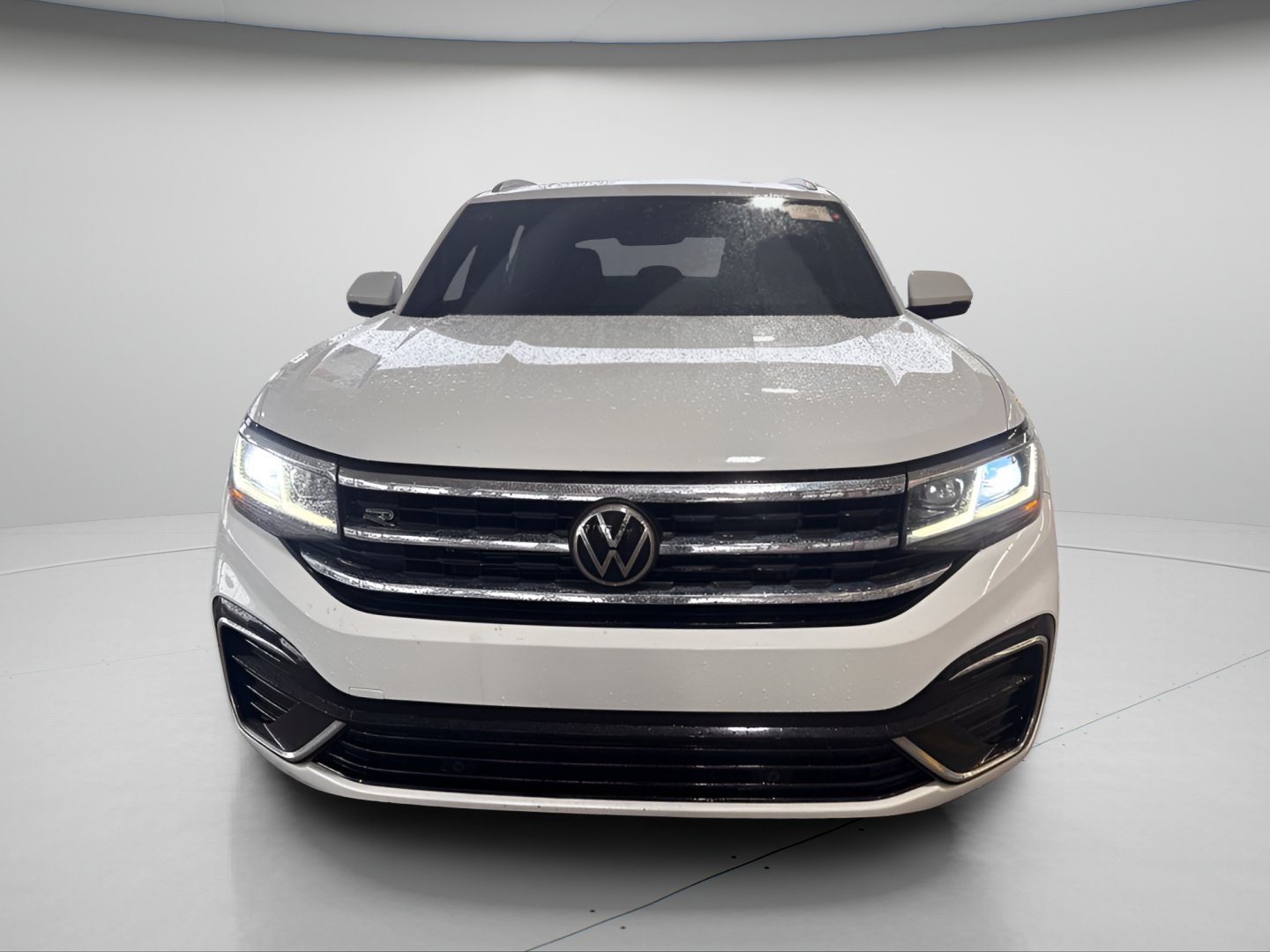 Used 2022 Volkswagen Atlas Cross Sport SEL R-Line w/ Cross Sport MDO Package AWD/4WD image 3
