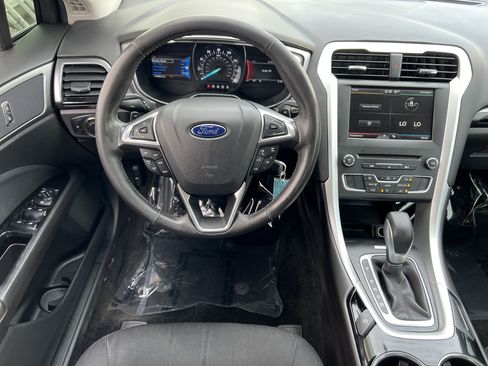 Used 2016 Ford Fusion SE AWD/4WD image 32