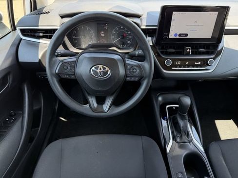 Used 2025 Toyota Corolla LE FWD image 12