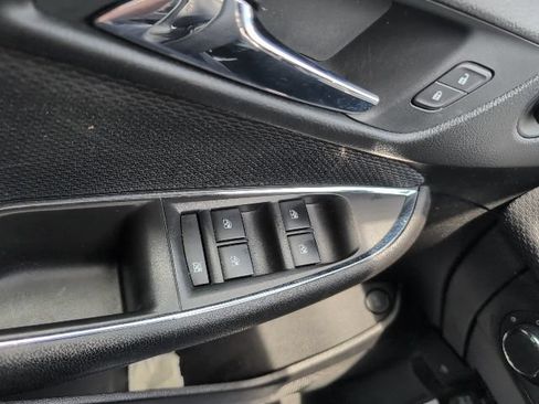 Used 2016 Chevrolet Cruze LT FWD image 13