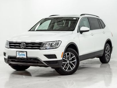 Used 2020 Volkswagen Tiguan SE w/ Panoramic Sunroof Package
