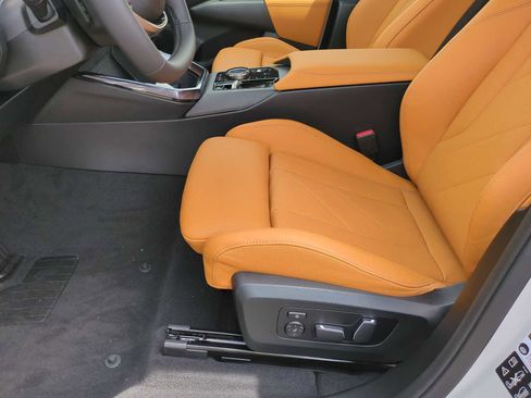 Used 2025 BMW X3 xDrive30i w/ Premium Package image 16