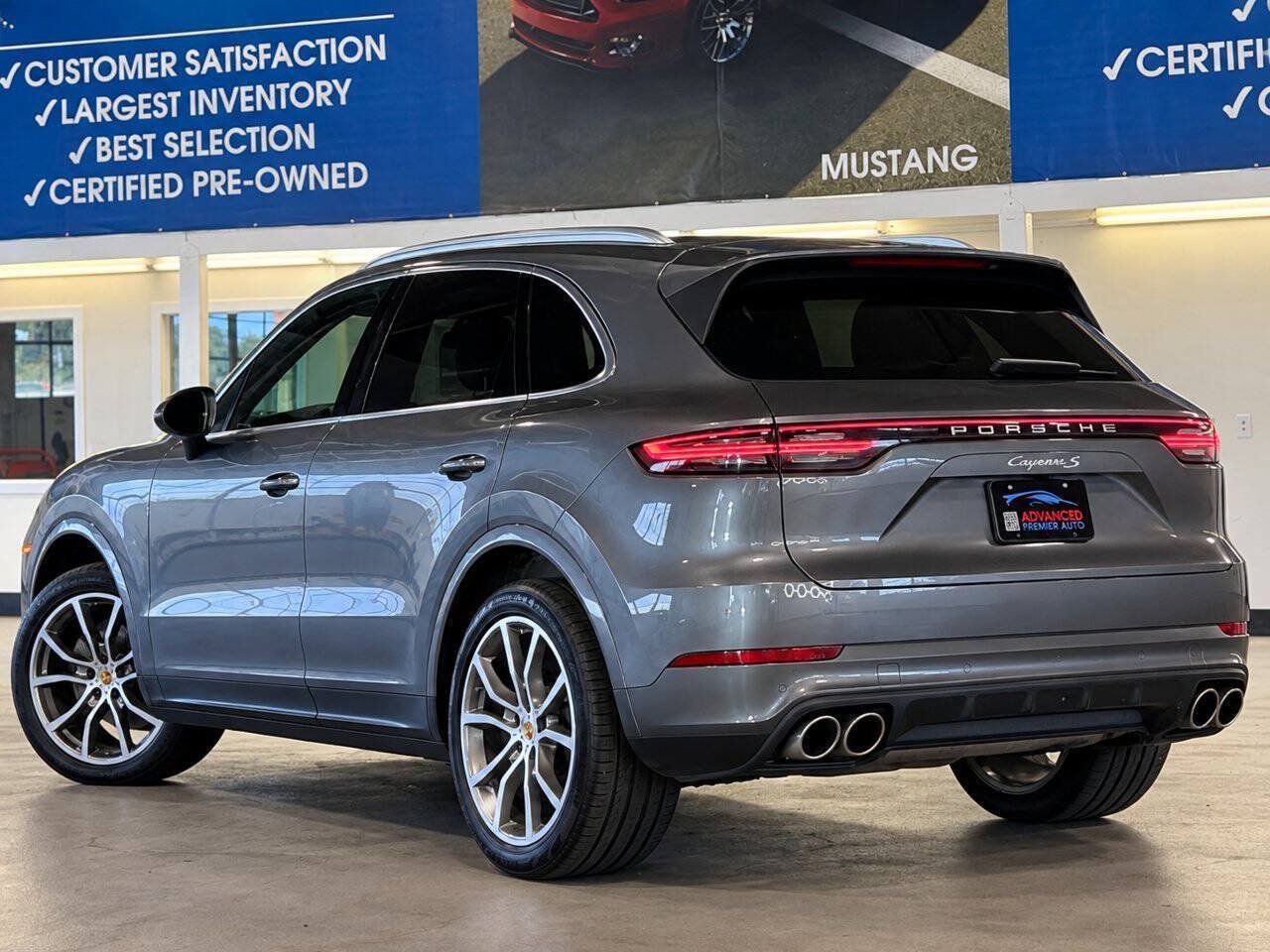 Used 2019 Porsche Cayenne S AWD/4WD image 4