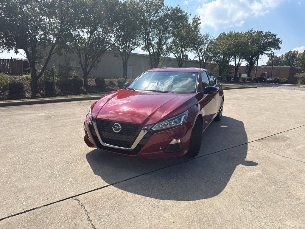 Used 2021 Nissan Altima 2.5 SR w/ SR Premium Package FWD image 2