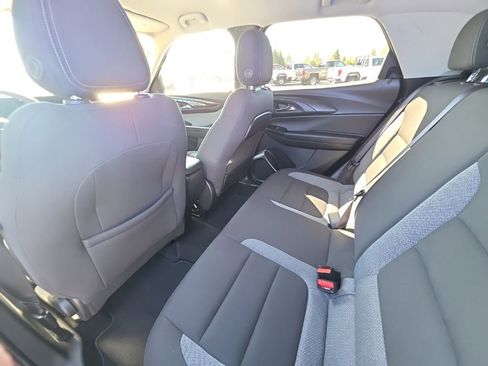Used 2025 Chevrolet TrailBlazer LT AWD/4WD image 12