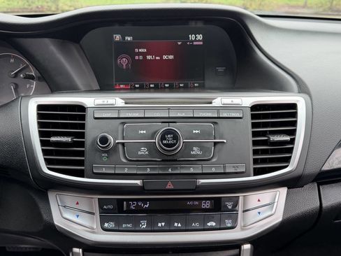 Used 2015 Honda Accord Sport image 22