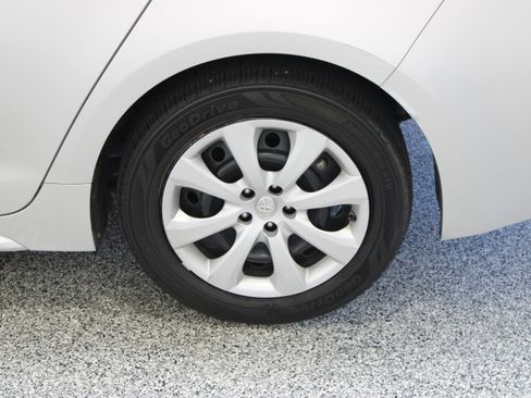 Used 2021 Toyota Corolla LE FWD image 10