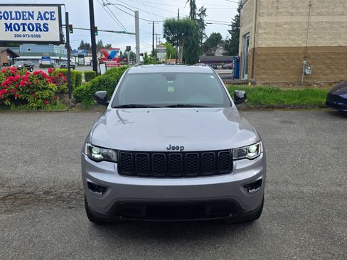 Used 2020 Jeep Grand Cherokee Limited w/ Trailer Tow Group IV AWD/4WD image 2