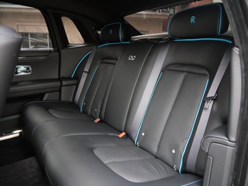 Used 2022 Rolls-Royce Ghost Black Badge image 8