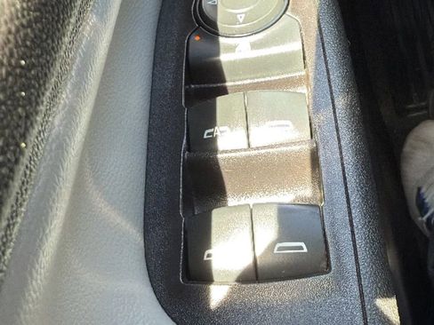 Used 2020 Chevrolet Equinox LS w/ LS Convenience Package image 22