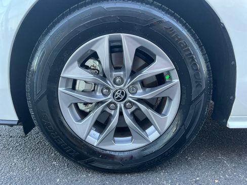 Used 2023 Toyota Sienna XLE w/ XLE Plus Package image 26