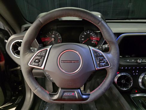 Used 2021 Chevrolet Camaro ZL1 RWD image 25