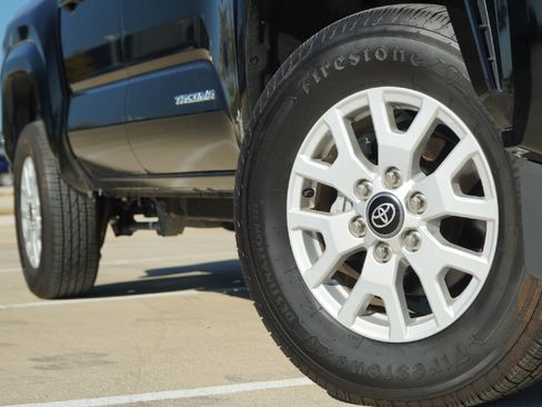 Used 2024 Toyota Tacoma SR5 image 3