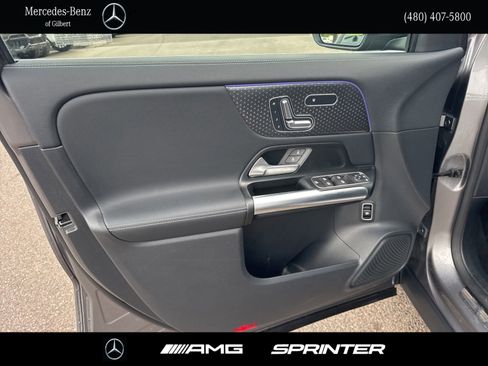 Used 2025 Mercedes-Benz GLA 250 4MATIC w/ Winter Package image 12