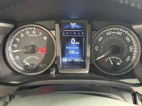 Used 2019 Toyota Tacoma TRD Sport image 25