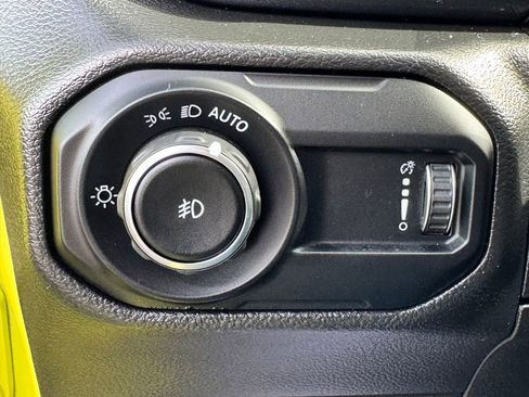 Used 2023 Jeep Wrangler Unlimited Sahara AWD/4WD image 26