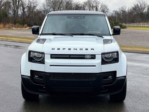 Used 2023 Land Rover Defender 110 image 5