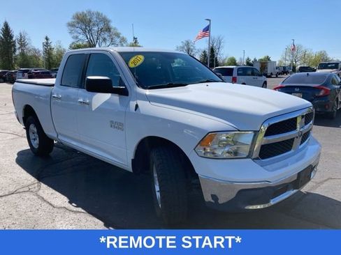 Used 2017 RAM 1500 Classic SLT AWD/4WD image 4