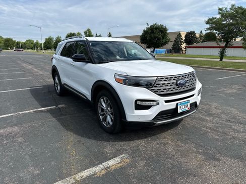 Used 2020 Ford Explorer Limited AWD/4WD image 2