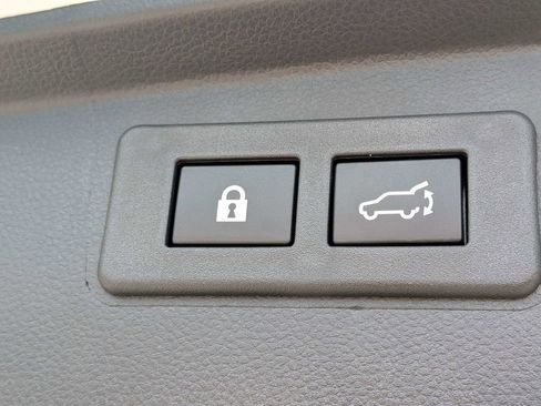 Used 2025 Subaru Outback Premium AWD/4WD image 15