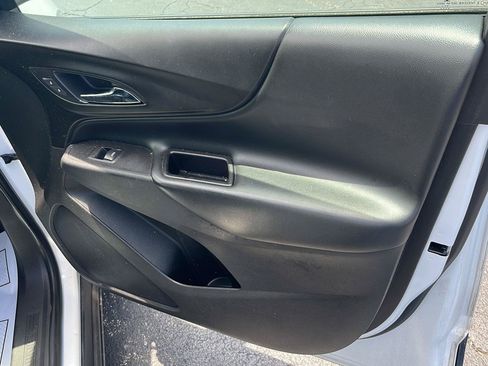 Used 2018 Chevrolet Equinox LT AWD/4WD image 27