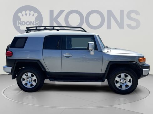 Used 2010 Toyota FJ Cruiser 4WD w/ Upgrade Pkg 2 image 8