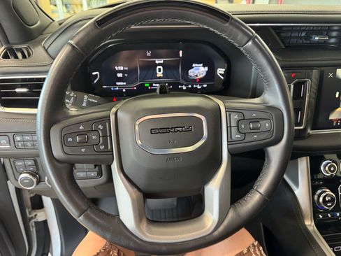 Used 2024 GMC Yukon XL Denali w/ Advanced Technology Package AWD/4WD image 31