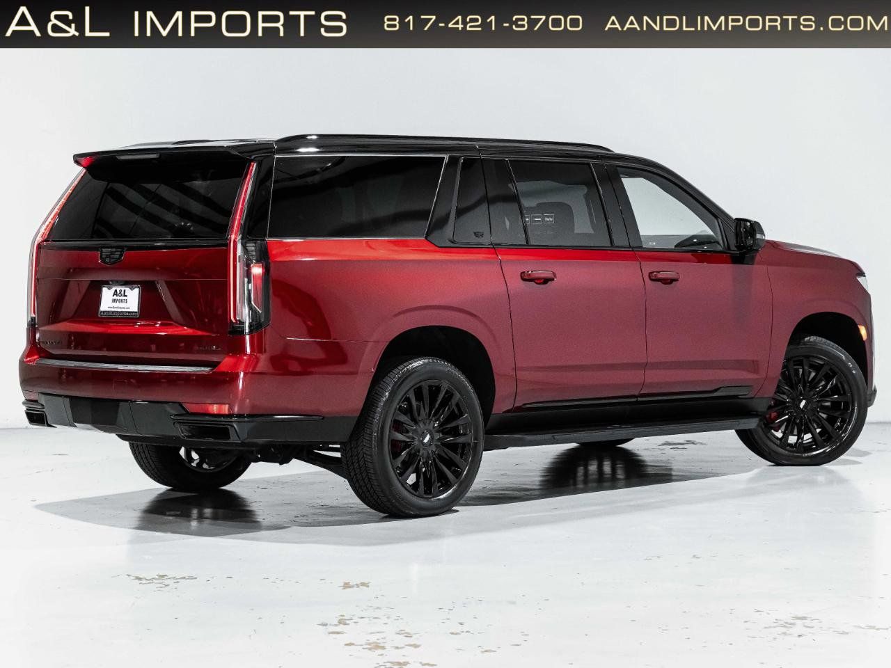 Used 2024 Cadillac Escalade ESV Premium Luxury AWD/4WD image 3