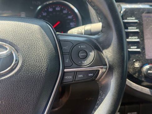 Used 2019 Toyota Camry XSE FWD image 18
