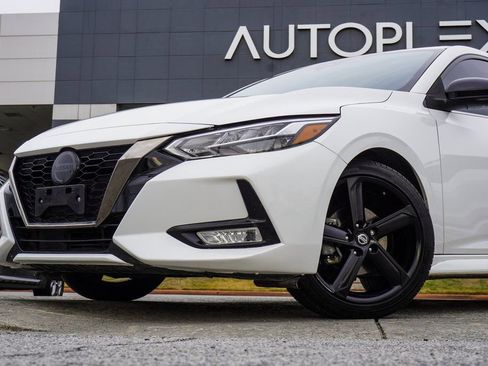 Used 2022 Nissan Sentra SR image 2